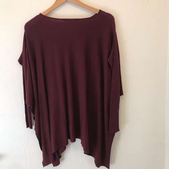 ROMEO + JULIET COUTURE red oversized sweater - Picture 5 of 5